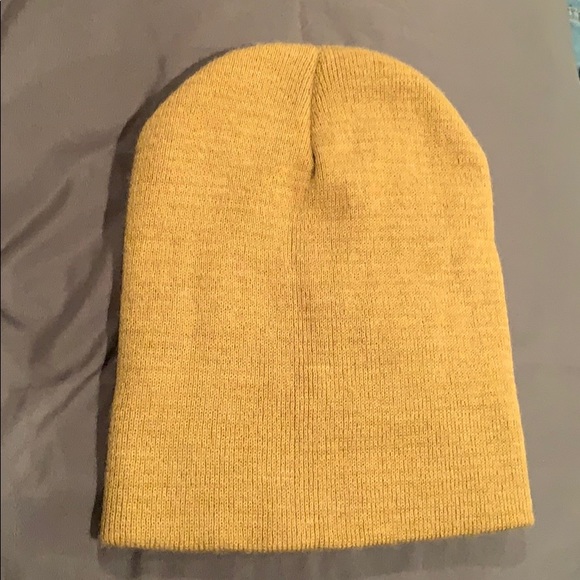 Nude/camel beanie - Picture 1 of 2